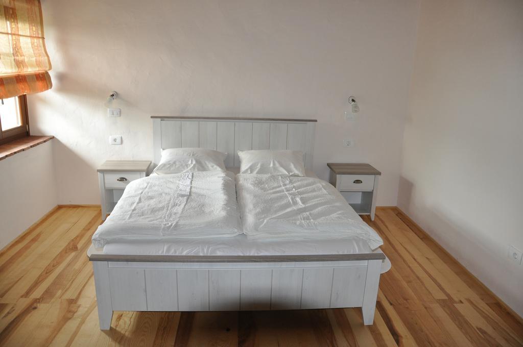 Pri Bregarju Casa de hóspedes Podsabotin Quarto foto